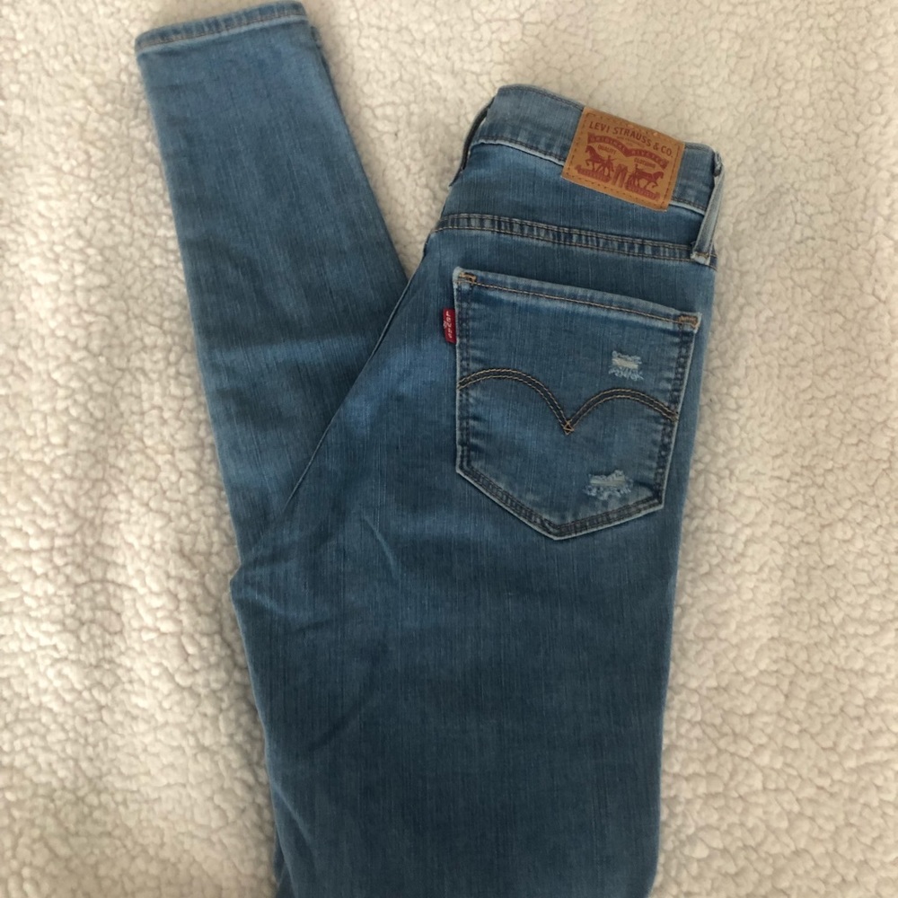 Levis High Rise Super Skinny Jeans!